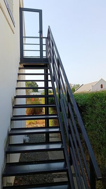 To Let 1 Bedroom Property for Rent in Hilton Gardens KwaZulu-Natal