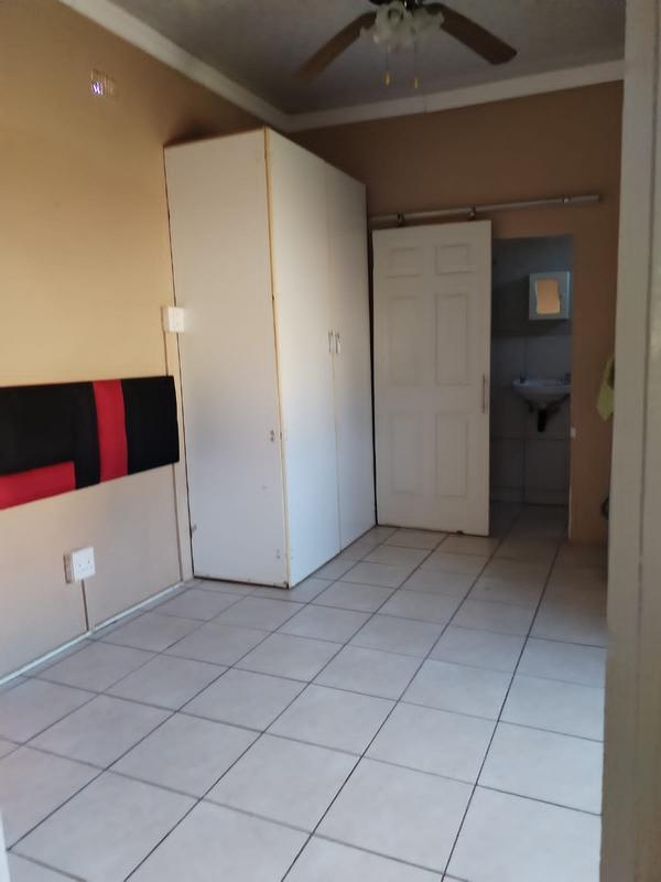 To Let 1 Bedroom Property for Rent in Bluff KwaZulu-Natal