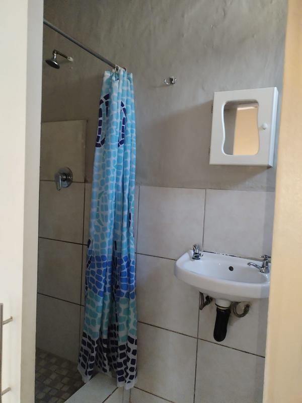 To Let 1 Bedroom Property for Rent in Bluff KwaZulu-Natal