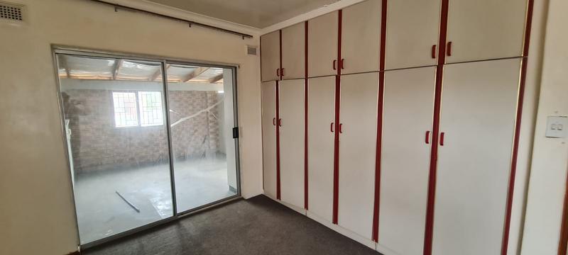 Commercial Property for Sale in Stonebridge KwaZulu-Natal