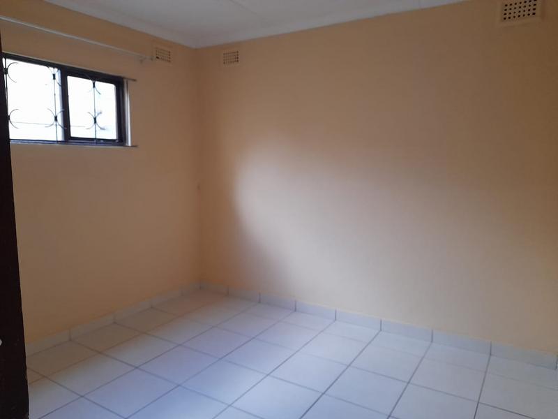 To Let 2 Bedroom Property for Rent in Chatsworth KwaZulu-Natal