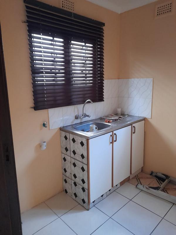 To Let 2 Bedroom Property for Rent in Chatsworth KwaZulu-Natal