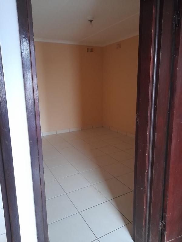 To Let 2 Bedroom Property for Rent in Chatsworth KwaZulu-Natal