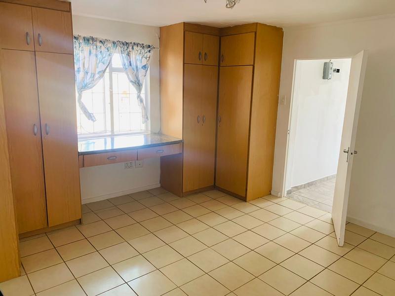 To Let 2 Bedroom Property for Rent in Bluff KwaZulu-Natal