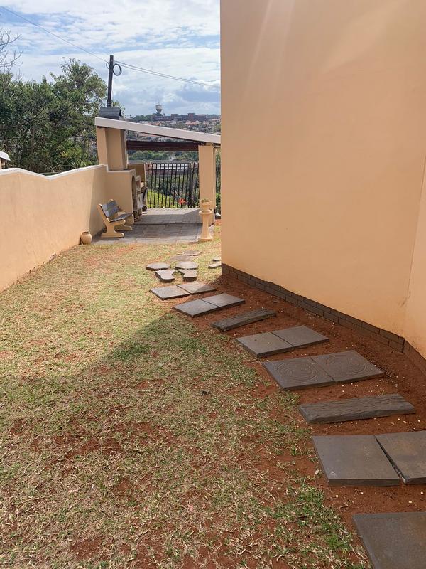 To Let 2 Bedroom Property for Rent in Bluff KwaZulu-Natal