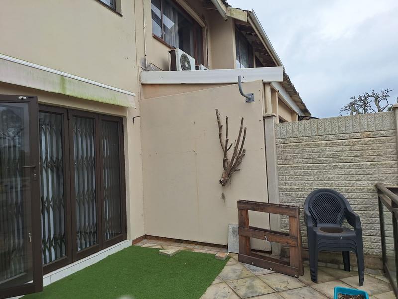 2 Bedroom Property for Sale in Umkomaas KwaZulu-Natal