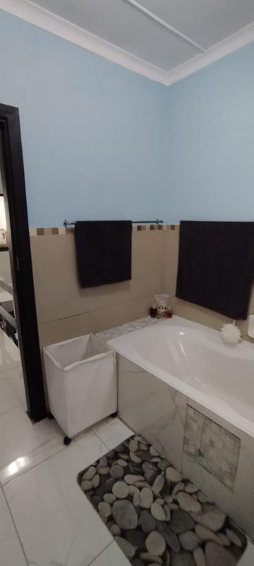 2 Bedroom Property for Sale in Umkomaas KwaZulu-Natal