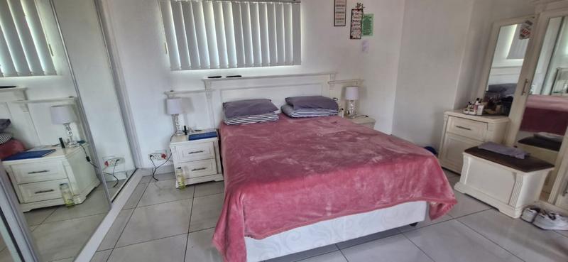 2 Bedroom Property for Sale in Uvongo KwaZulu-Natal