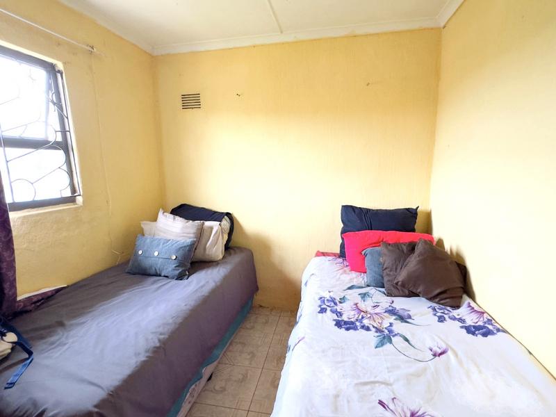 2 Bedroom Property for Sale in Umlazi KwaZulu-Natal