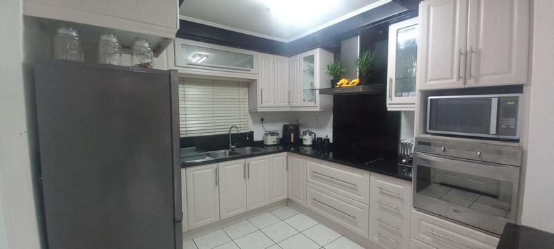 To Let 2 Bedroom Property for Rent in Crossmoor KwaZulu-Natal