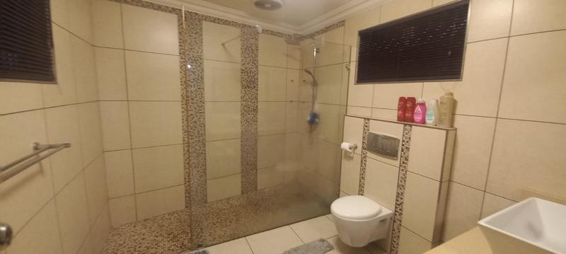 To Let 2 Bedroom Property for Rent in Crossmoor KwaZulu-Natal