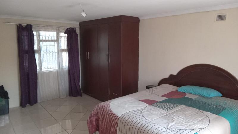 3 Bedroom Property for Sale in Umlazi KwaZulu-Natal