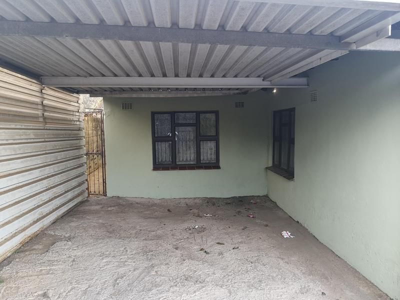 3 Bedroom Property for Sale in Umlazi KwaZulu-Natal