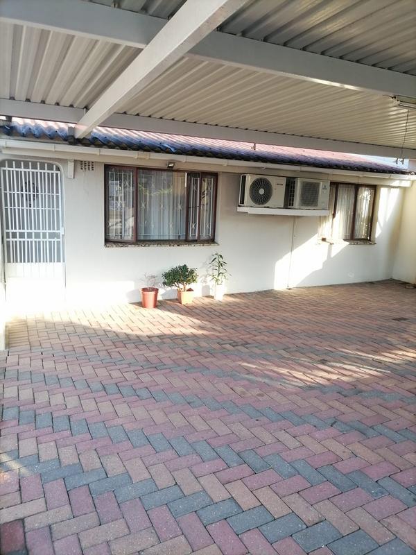 3 Bedroom Property for Sale in Chatsworth KwaZulu-Natal