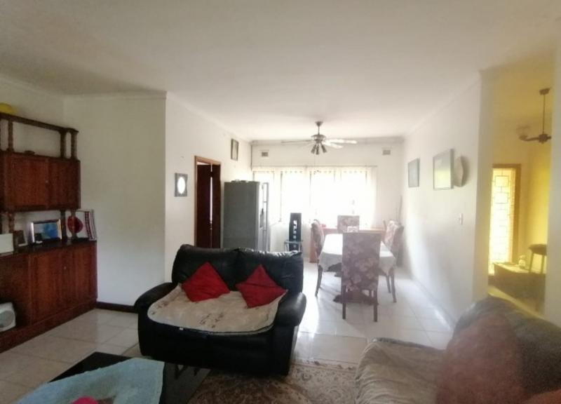 5 Bedroom Property for Sale in Kharwastan KwaZulu-Natal