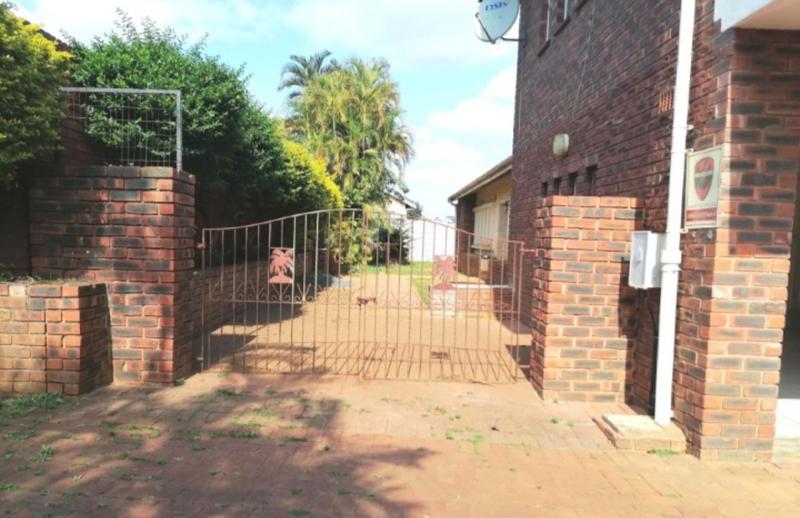 5 Bedroom Property for Sale in Kharwastan KwaZulu-Natal