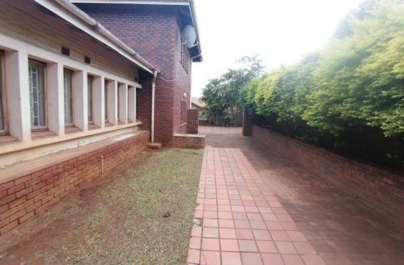 5 Bedroom Property for Sale in Kharwastan KwaZulu-Natal