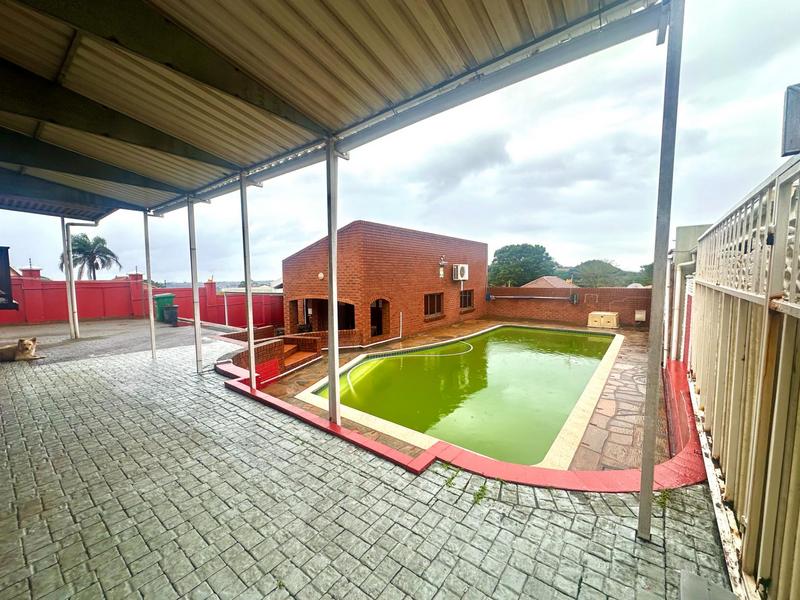 To Let 1 Bedroom Property for Rent in Montclair KwaZulu-Natal