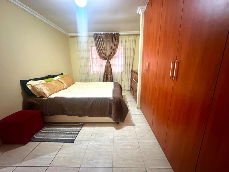 To Let 1 Bedroom Property for Rent in Montclair KwaZulu-Natal