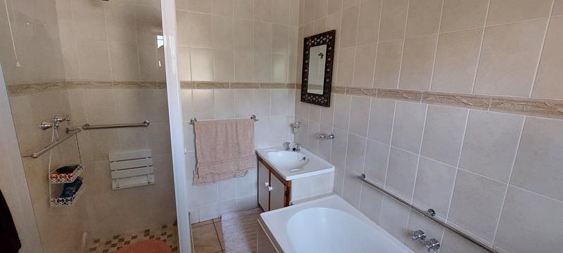 4 Bedroom Property for Sale in Ferncliffe KwaZulu-Natal