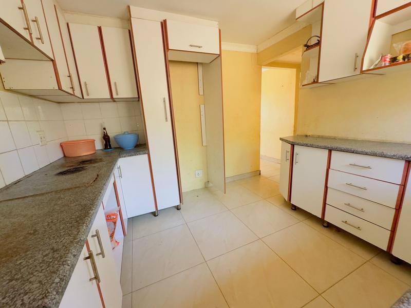 2 Bedroom Property for Sale in Umlazi KwaZulu-Natal