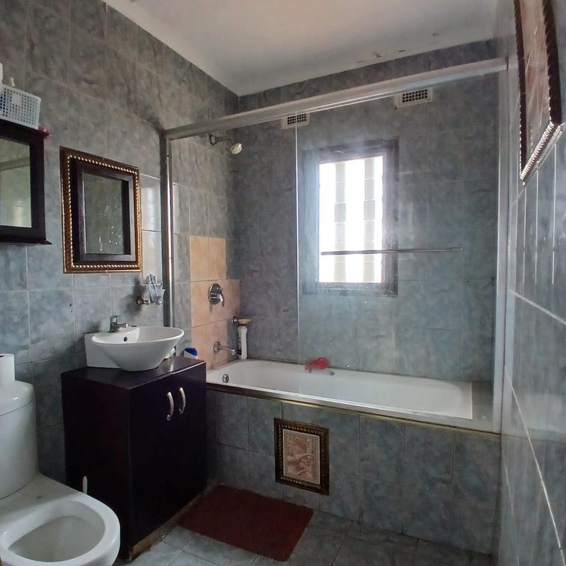 2 Bedroom Property for Sale in Montclair KwaZulu-Natal