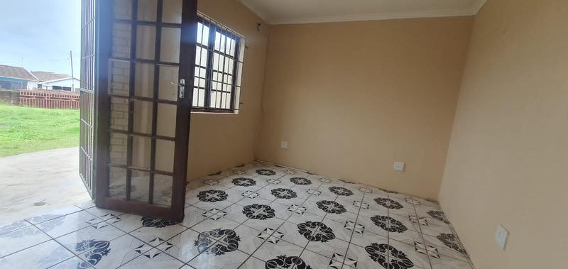 6 Bedroom Property for Sale in Park Rynie KwaZulu-Natal