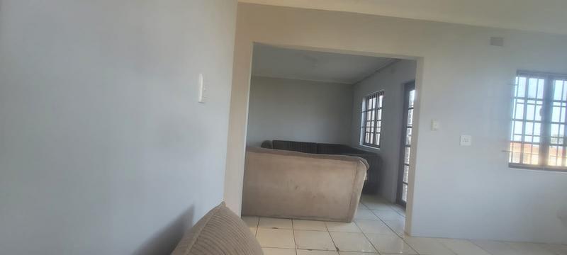 6 Bedroom Property for Sale in Park Rynie KwaZulu-Natal