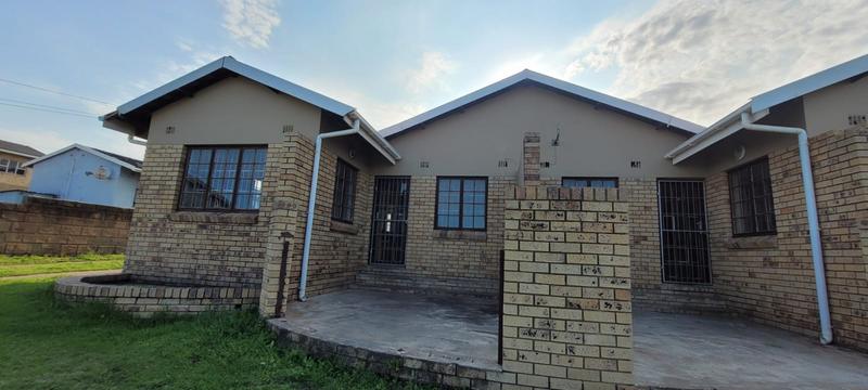 6 Bedroom Property for Sale in Park Rynie KwaZulu-Natal