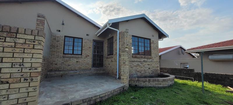 6 Bedroom Property for Sale in Park Rynie KwaZulu-Natal