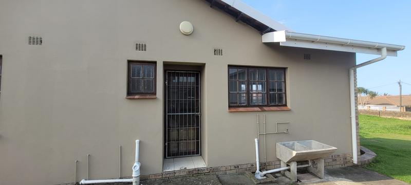 6 Bedroom Property for Sale in Park Rynie KwaZulu-Natal