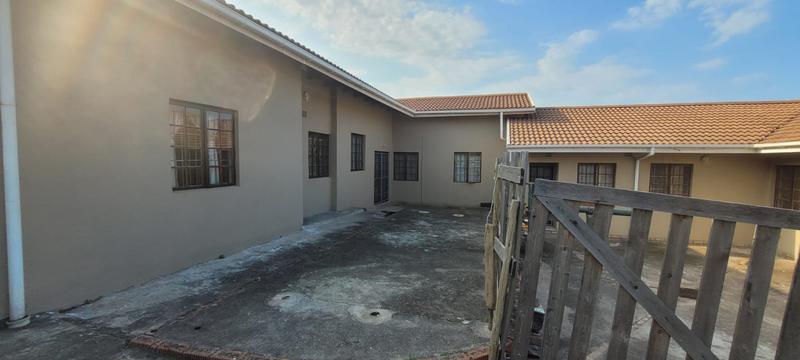 6 Bedroom Property for Sale in Park Rynie KwaZulu-Natal