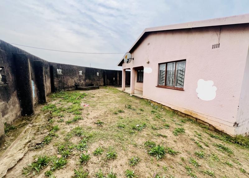 3 Bedroom Property for Sale in Kwamashu KwaZulu-Natal