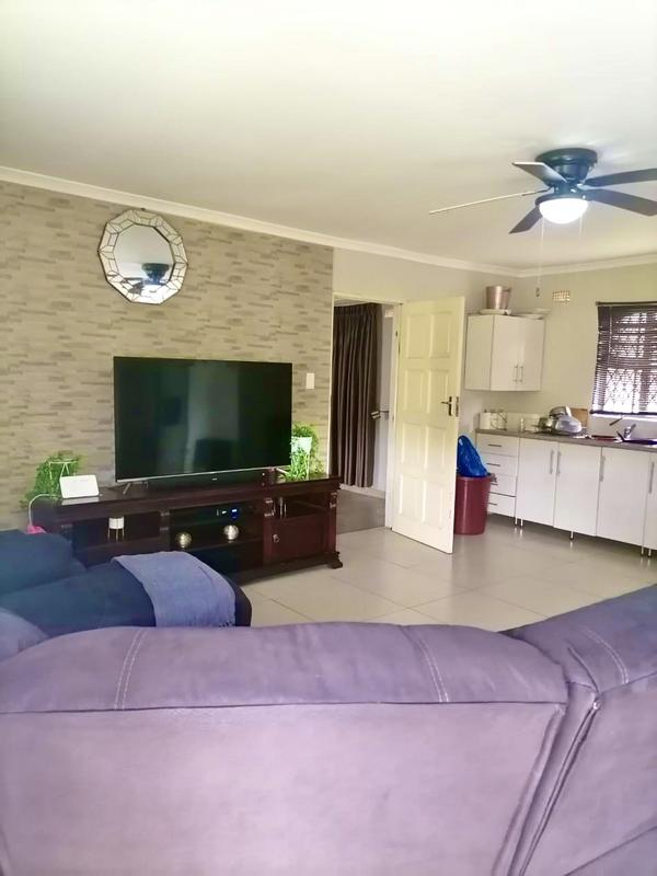 2 Bedroom Property for Sale in Umlazi KwaZulu-Natal