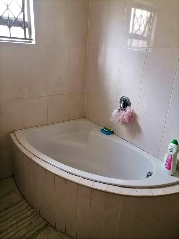 2 Bedroom Property for Sale in Umlazi KwaZulu-Natal