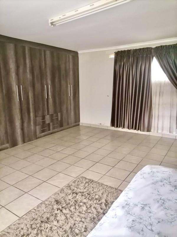 2 Bedroom Property for Sale in Umlazi KwaZulu-Natal