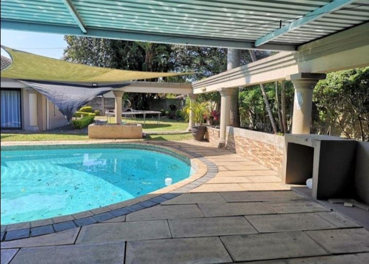 To Let 6 Bedroom Property for Rent in Meer En See KwaZulu-Natal