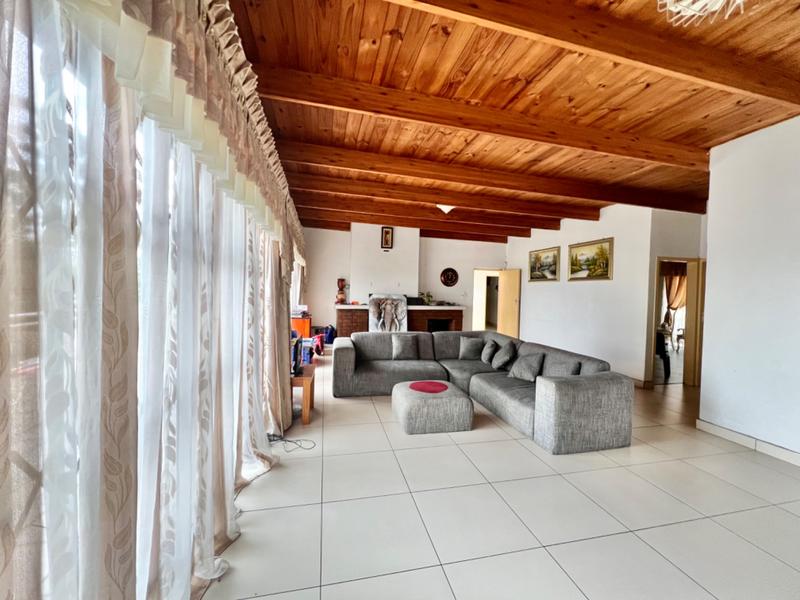 6 Bedroom Property for Sale in Blackridge KwaZulu-Natal