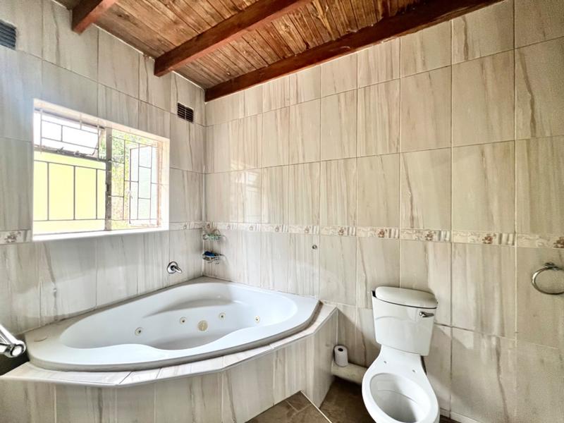 6 Bedroom Property for Sale in Blackridge KwaZulu-Natal