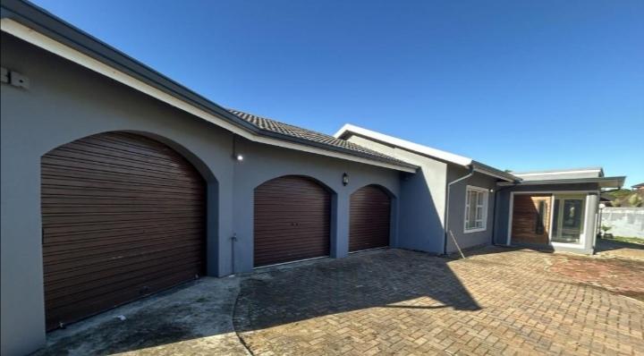 4 Bedroom Property for Sale in Meer En See KwaZulu-Natal