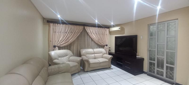 2 Bedroom Property for Sale in Crossmoor KwaZulu-Natal