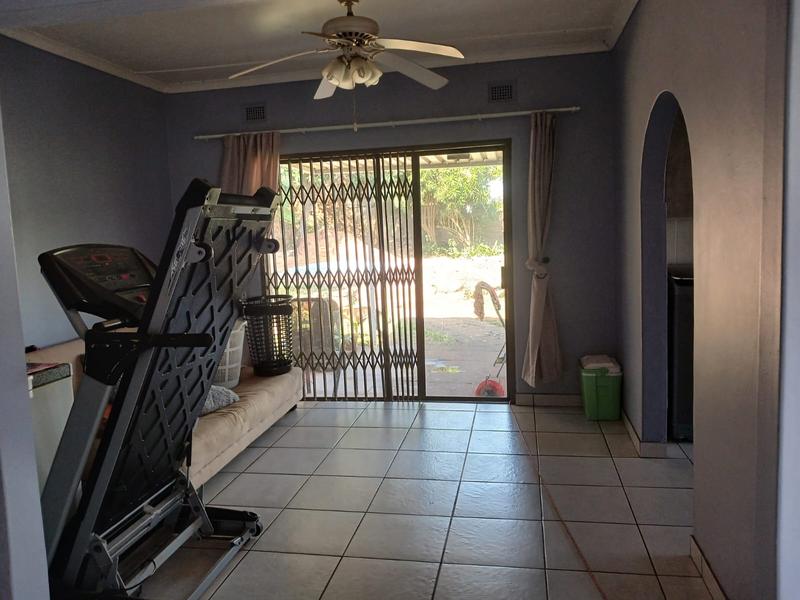 3 Bedroom Property for Sale in Amanzimtoti KwaZulu-Natal