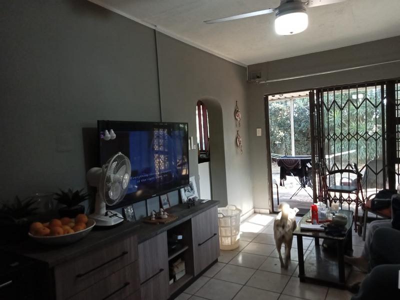 3 Bedroom Property for Sale in Amanzimtoti KwaZulu-Natal