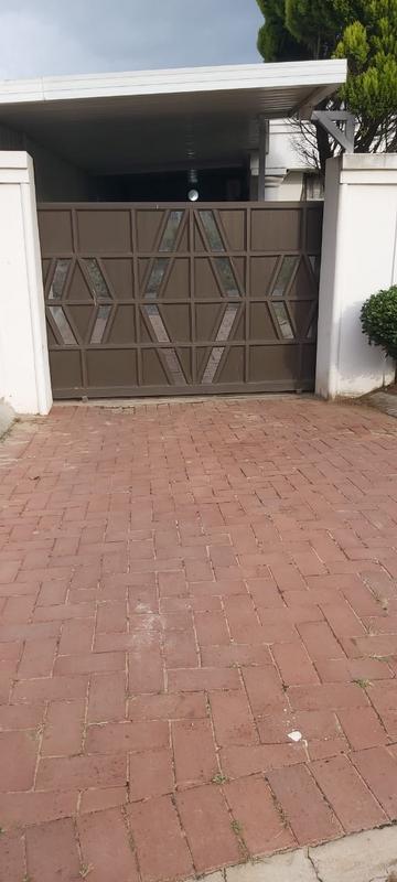 4 Bedroom Property for Sale in Esikhawini KwaZulu-Natal