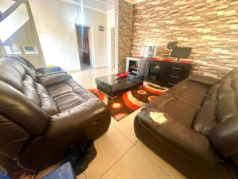 2 Bedroom Property for Sale in Kwandengezi KwaZulu-Natal