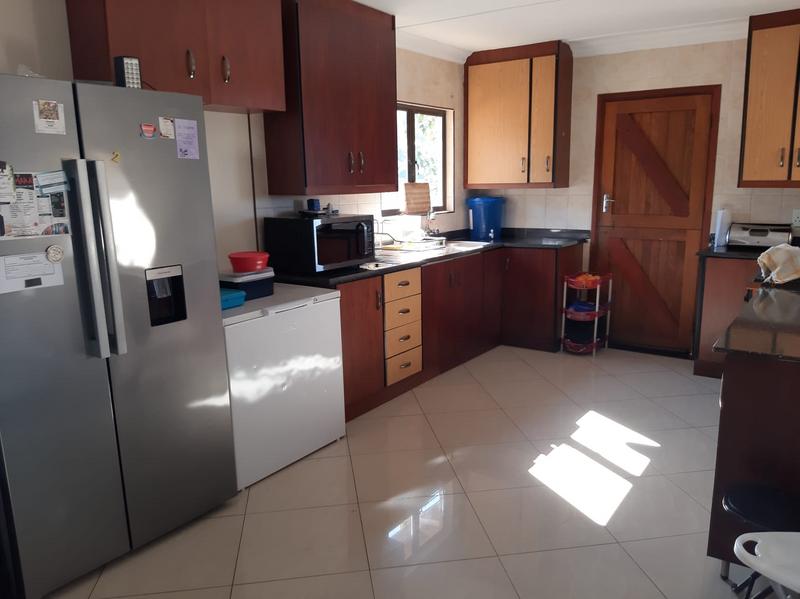 5 Bedroom Property for Sale in Umzinto KwaZulu-Natal