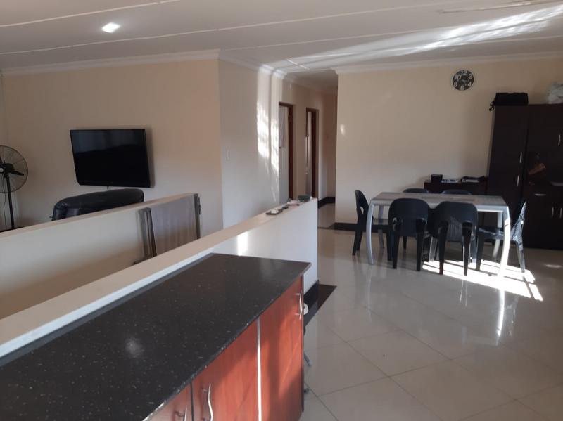 5 Bedroom Property for Sale in Umzinto KwaZulu-Natal