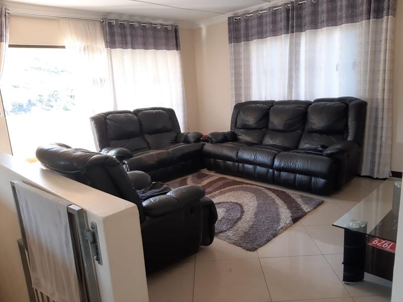 5 Bedroom Property for Sale in Umzinto KwaZulu-Natal