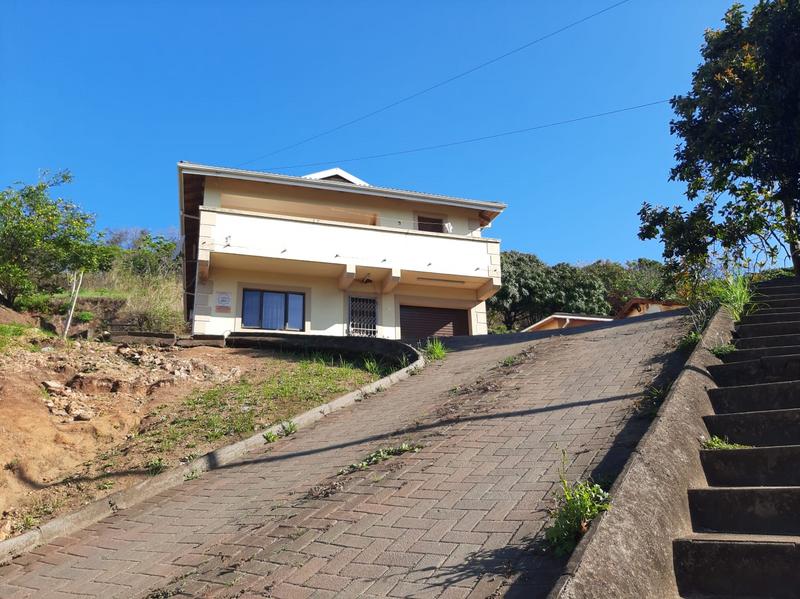 5 Bedroom Property for Sale in Umzinto KwaZulu-Natal