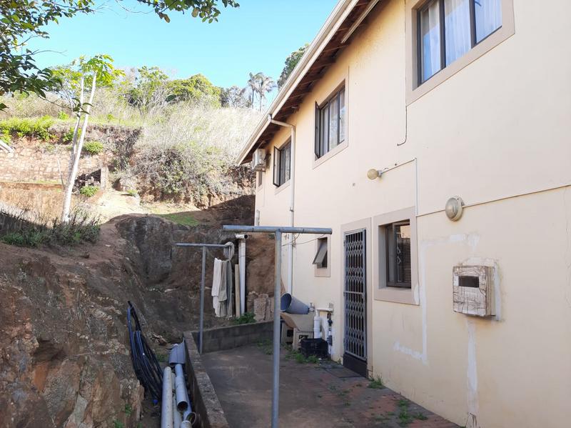 5 Bedroom Property for Sale in Umzinto KwaZulu-Natal